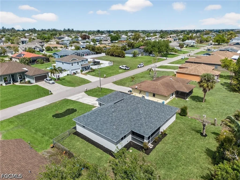 1213 SW 10th Place Cape Coral FL 33991