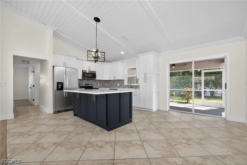 1213 SW 10th Place Cape Coral FL 33991