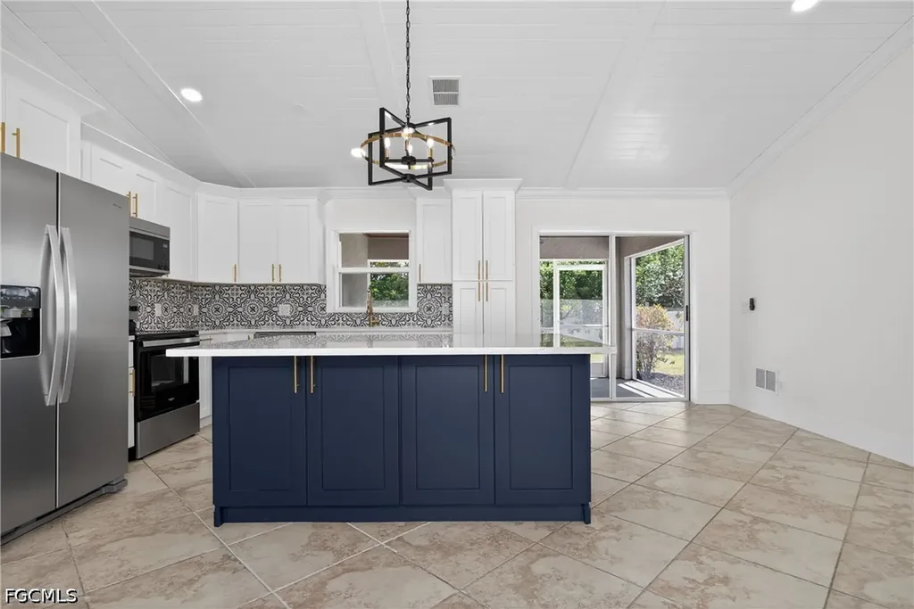 1213 SW 10th Place Cape Coral FL 33991