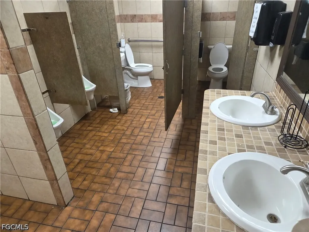 1303 Del Prado Boulevard S Cape Coral FL 33990