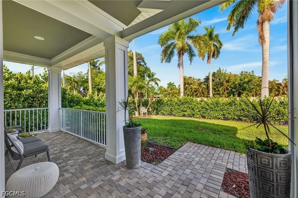 12251 Mcgregor Boulevard Fort Myers FL 33919