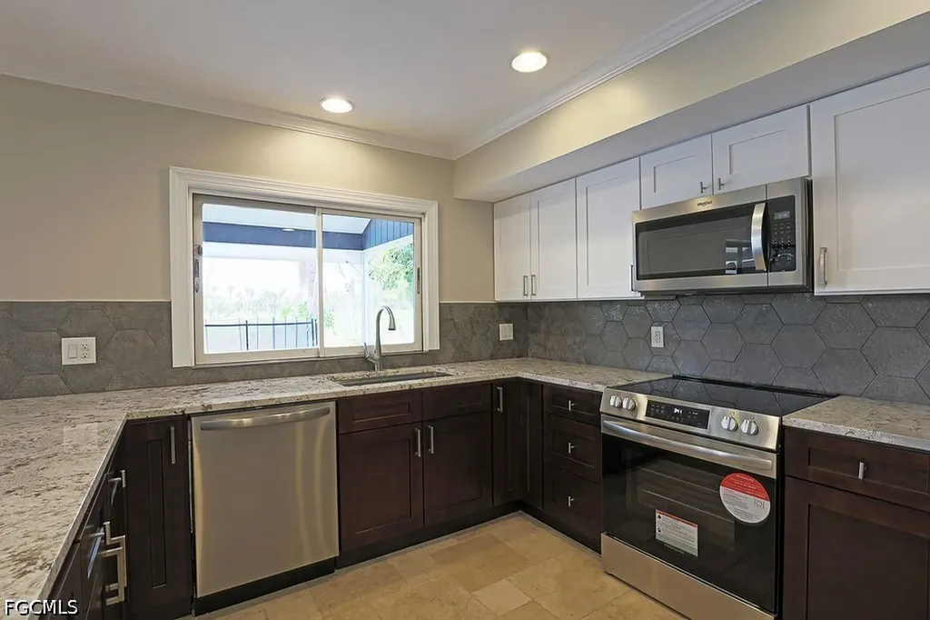 16717 Bobcat Drive Fort Myers FL 33908