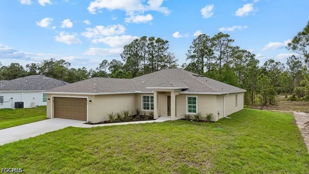 1042 Cheney Avenue S Lehigh Acres FL 33974