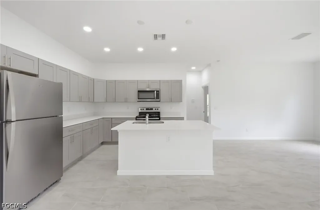 1018 Kent Street E Lehigh Acres FL 33971