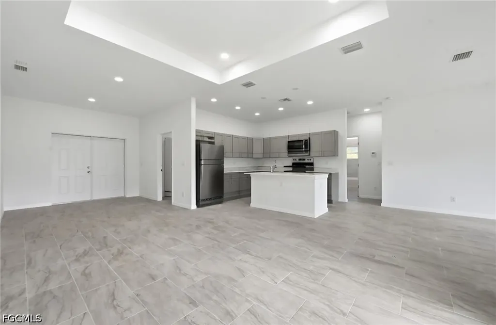 1018 Kent Street E Lehigh Acres FL 33971