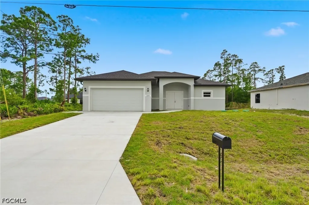 1018 Kent Street E Lehigh Acres FL 33971