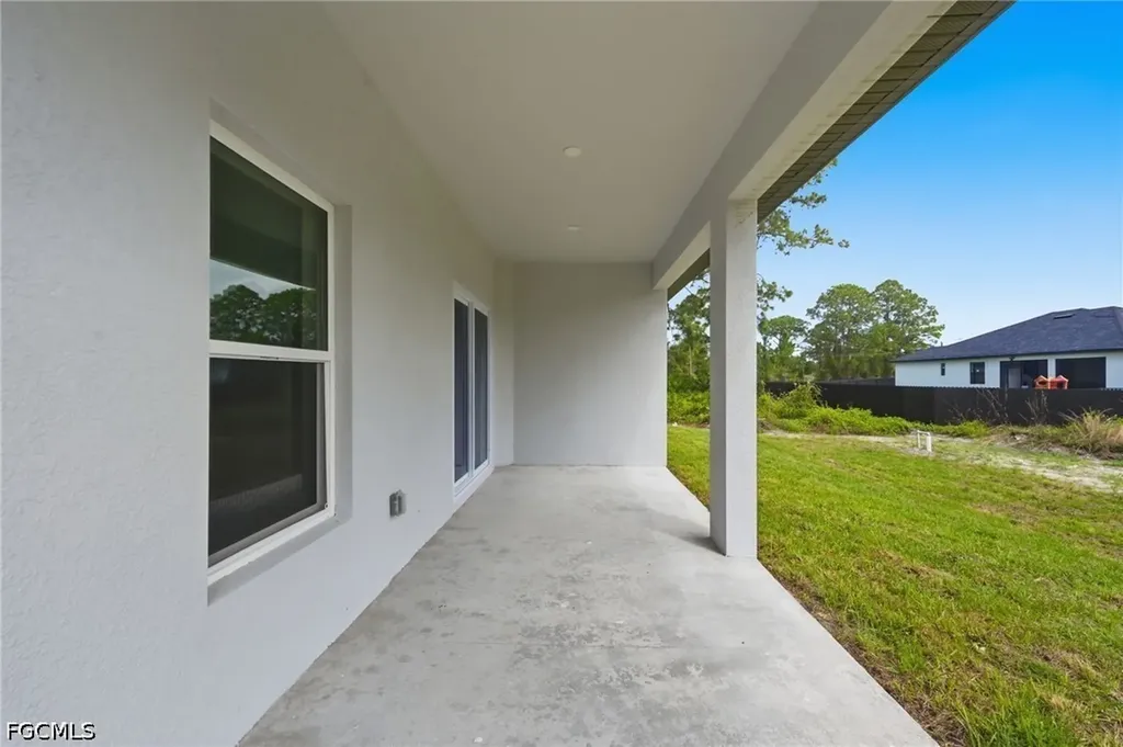 1018 Kent Street E Lehigh Acres FL 33971