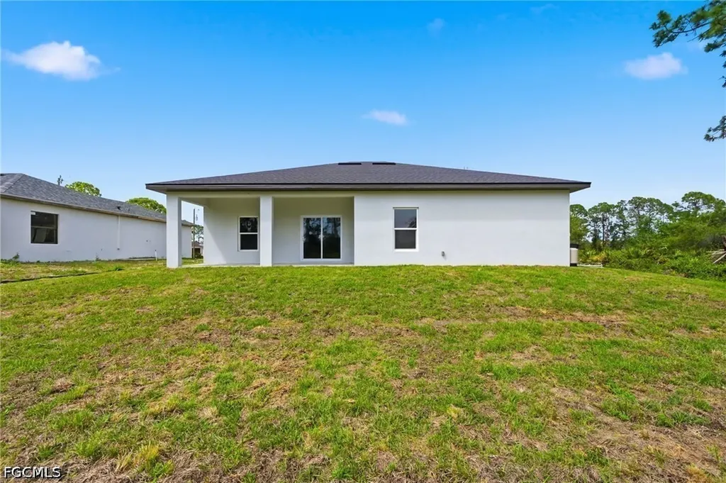 1018 Kent Street E Lehigh Acres FL 33971