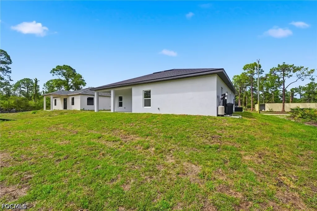 1018 Kent Street E Lehigh Acres FL 33971