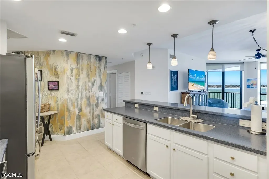 5781 Cape Harbour Drive Cape Coral FL 33914
