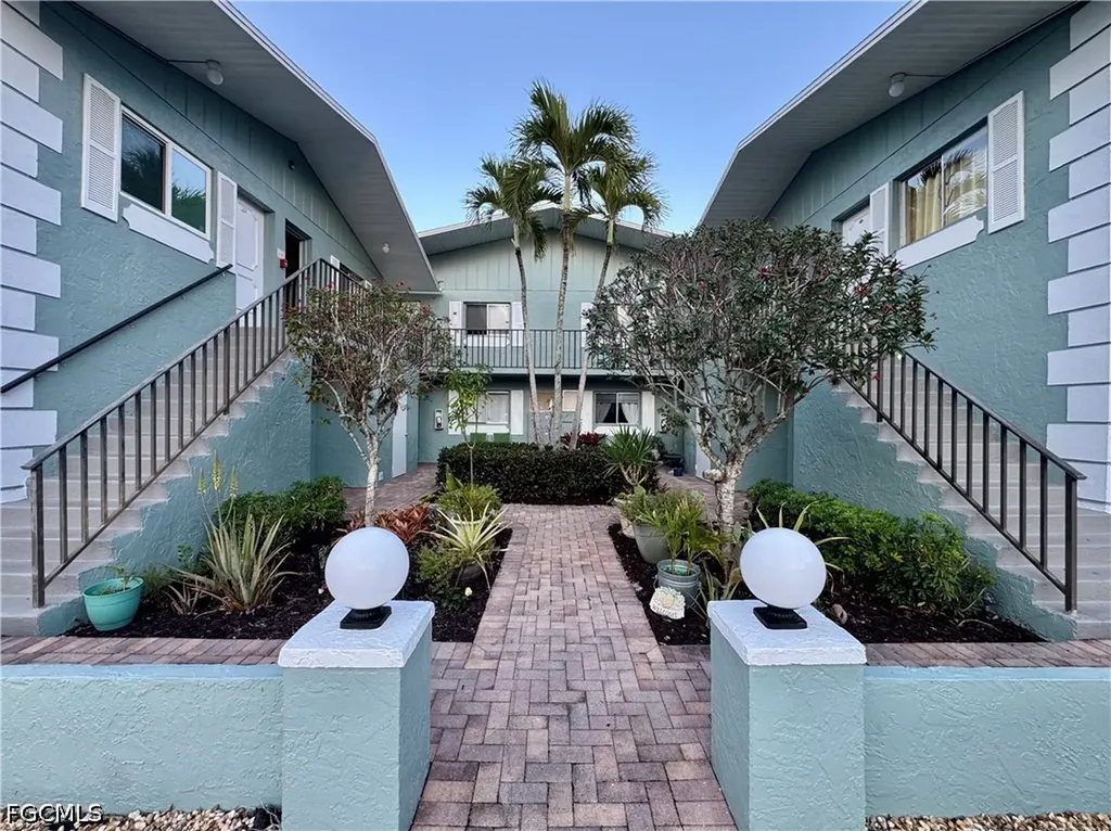 8061 Country Road Fort Myers FL 33919