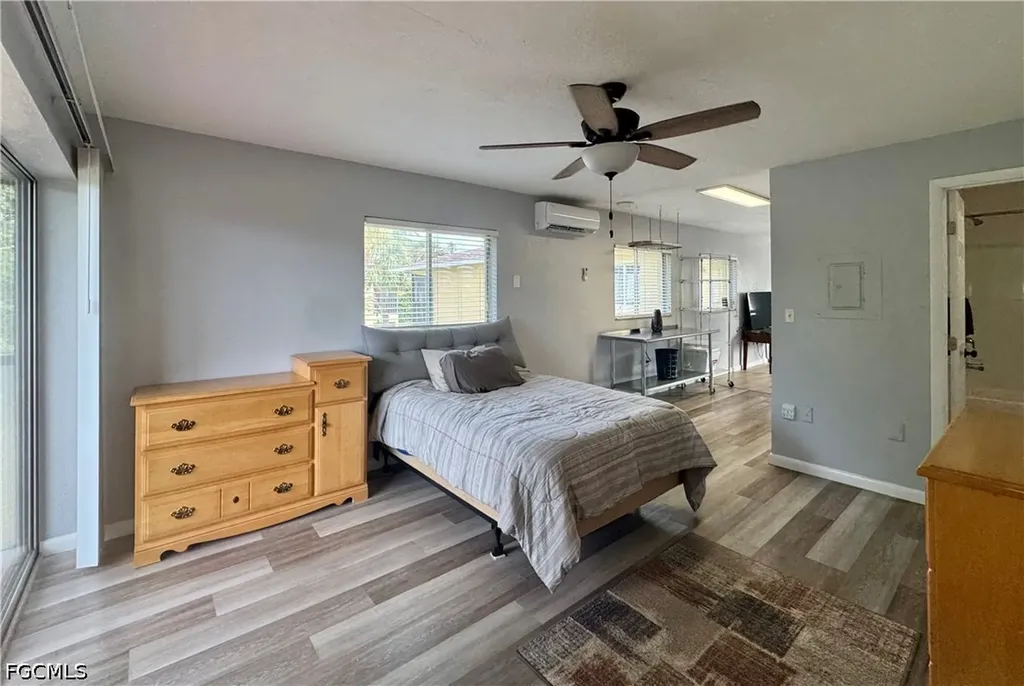 8061 Country Road Fort Myers FL 33919