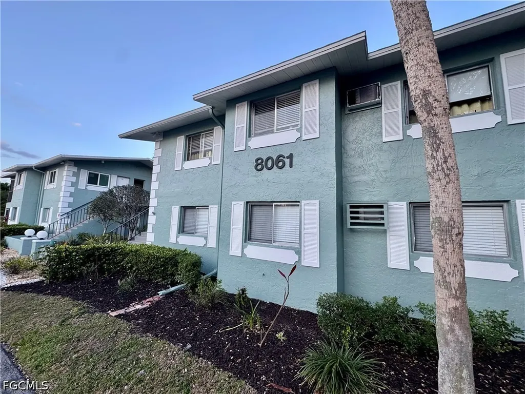 8061 Country Road Fort Myers FL 33919
