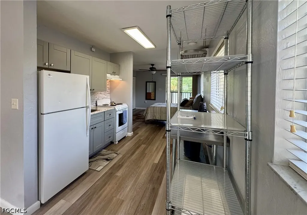 8061 Country Road Fort Myers FL 33919