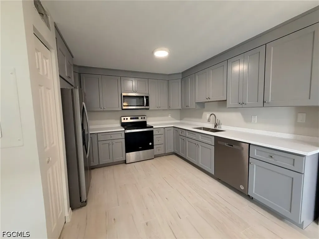13121 Whitehaven Lane Fort Myers FL 33966