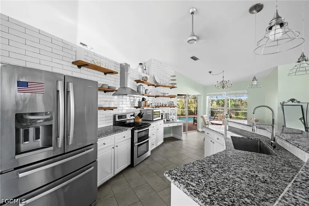 411 SE 17th Street Cape Coral FL 33990