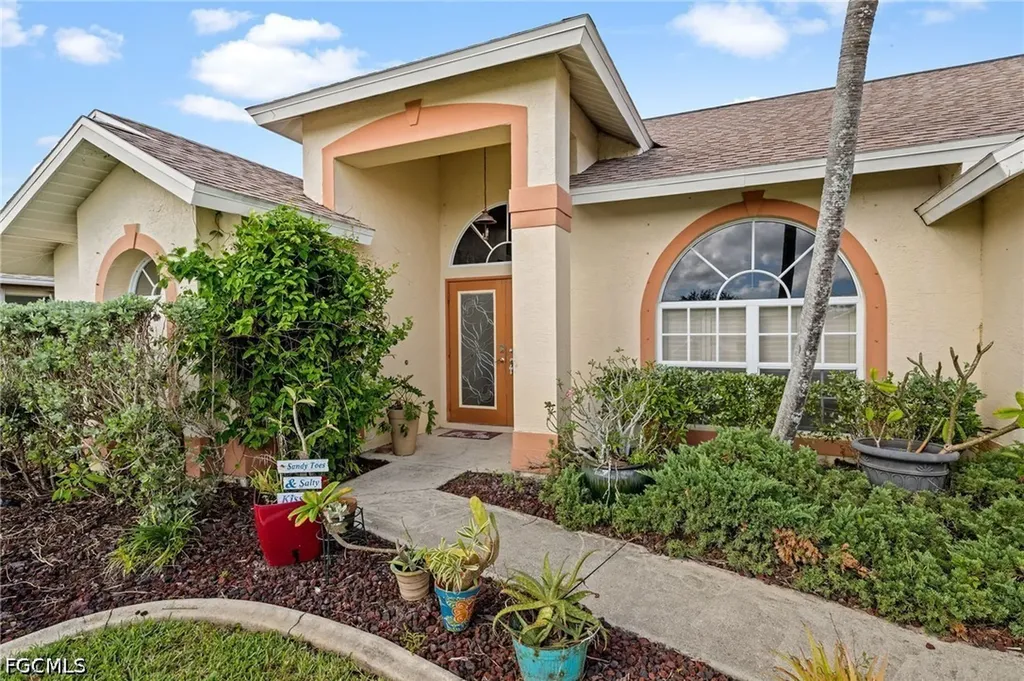 411 SE 17th Street Cape Coral FL 33990