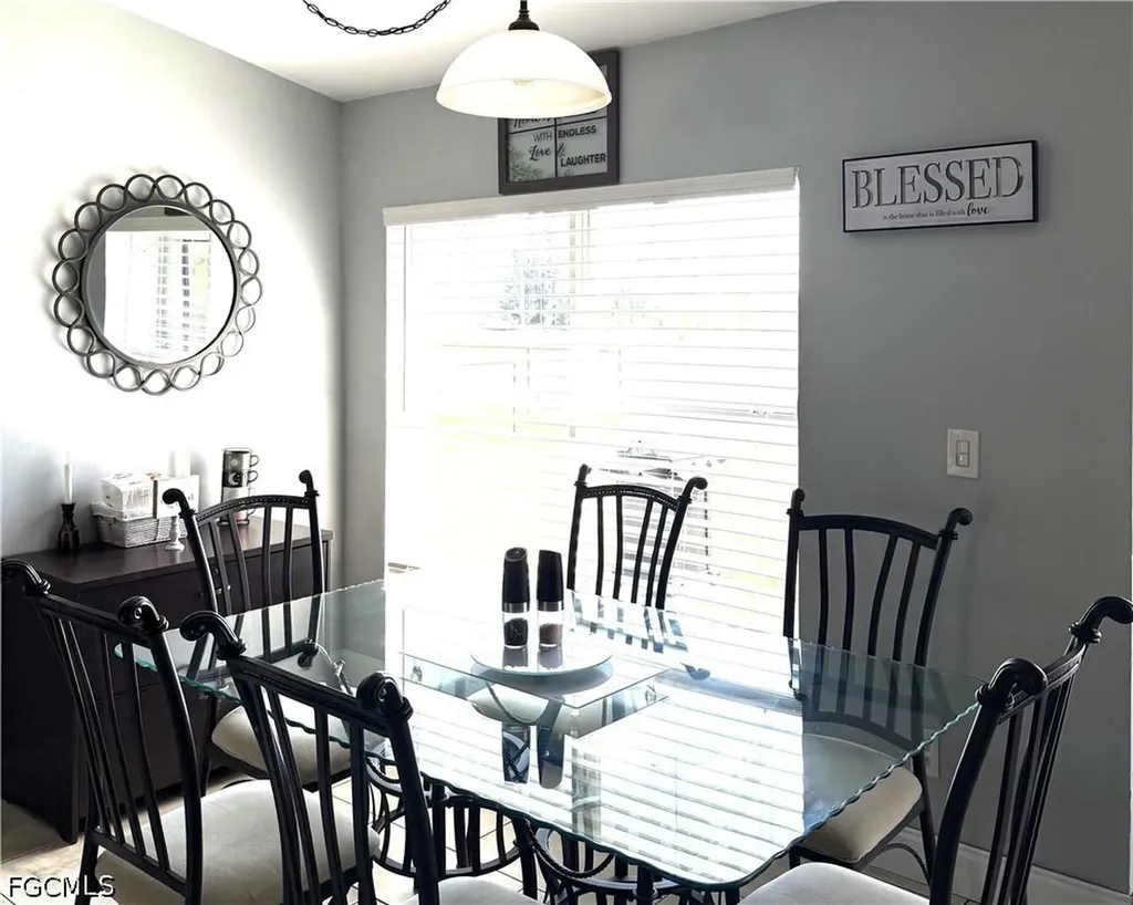 2834 NW 7th Street Cape Coral FL 33993