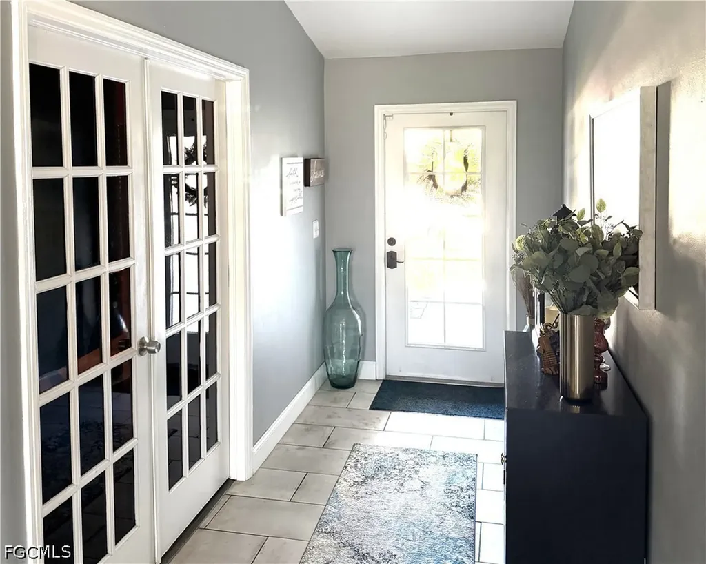 2834 NW 7th Street Cape Coral FL 33993