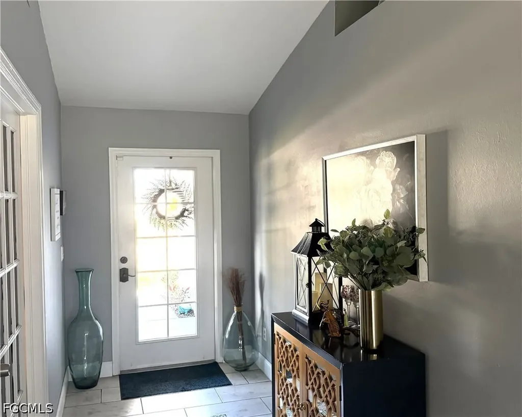 2834 NW 7th Street Cape Coral FL 33993