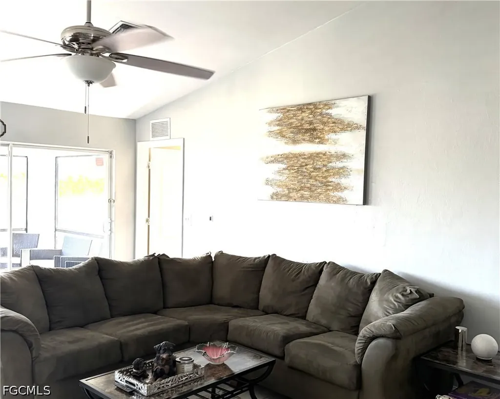 2834 NW 7th Street Cape Coral FL 33993
