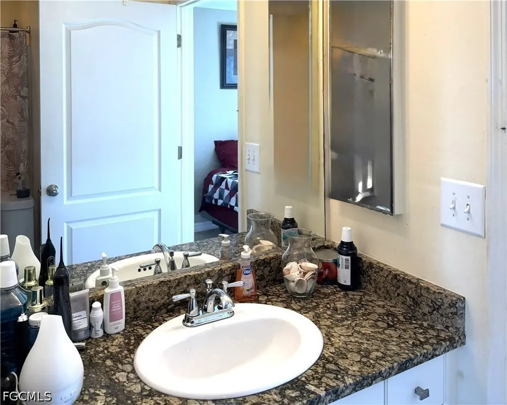 2834 NW 7th Street Cape Coral FL 33993