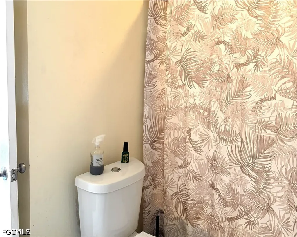 2834 NW 7th Street Cape Coral FL 33993