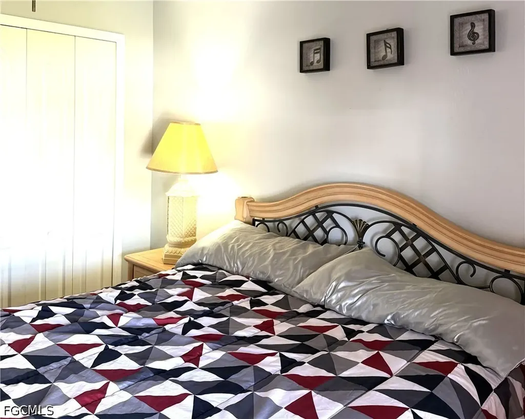 2834 NW 7th Street Cape Coral FL 33993