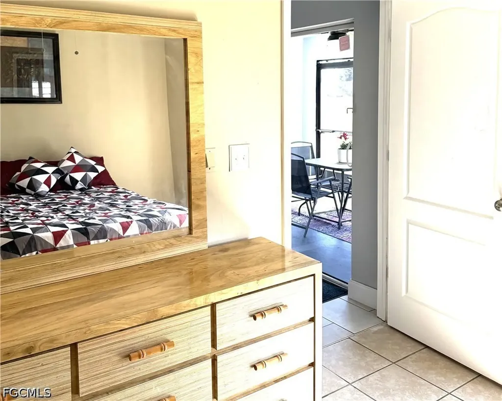 2834 NW 7th Street Cape Coral FL 33993
