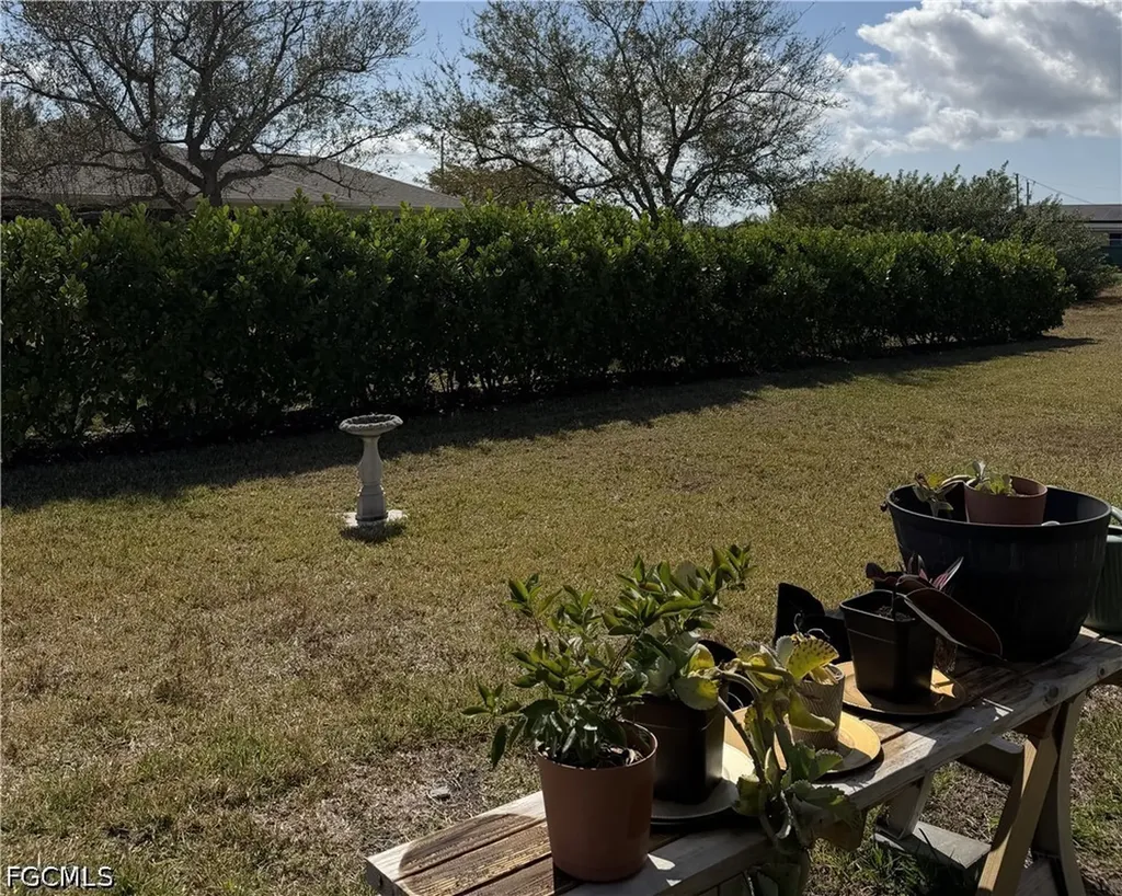 2834 NW 7th Street Cape Coral FL 33993