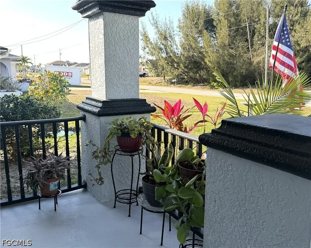 2834 NW 7th Street Cape Coral FL 33993