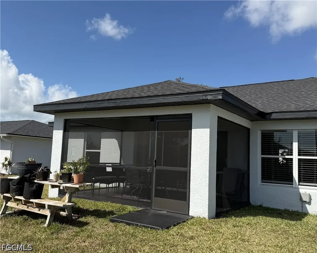 2834 NW 7th Street Cape Coral FL 33993