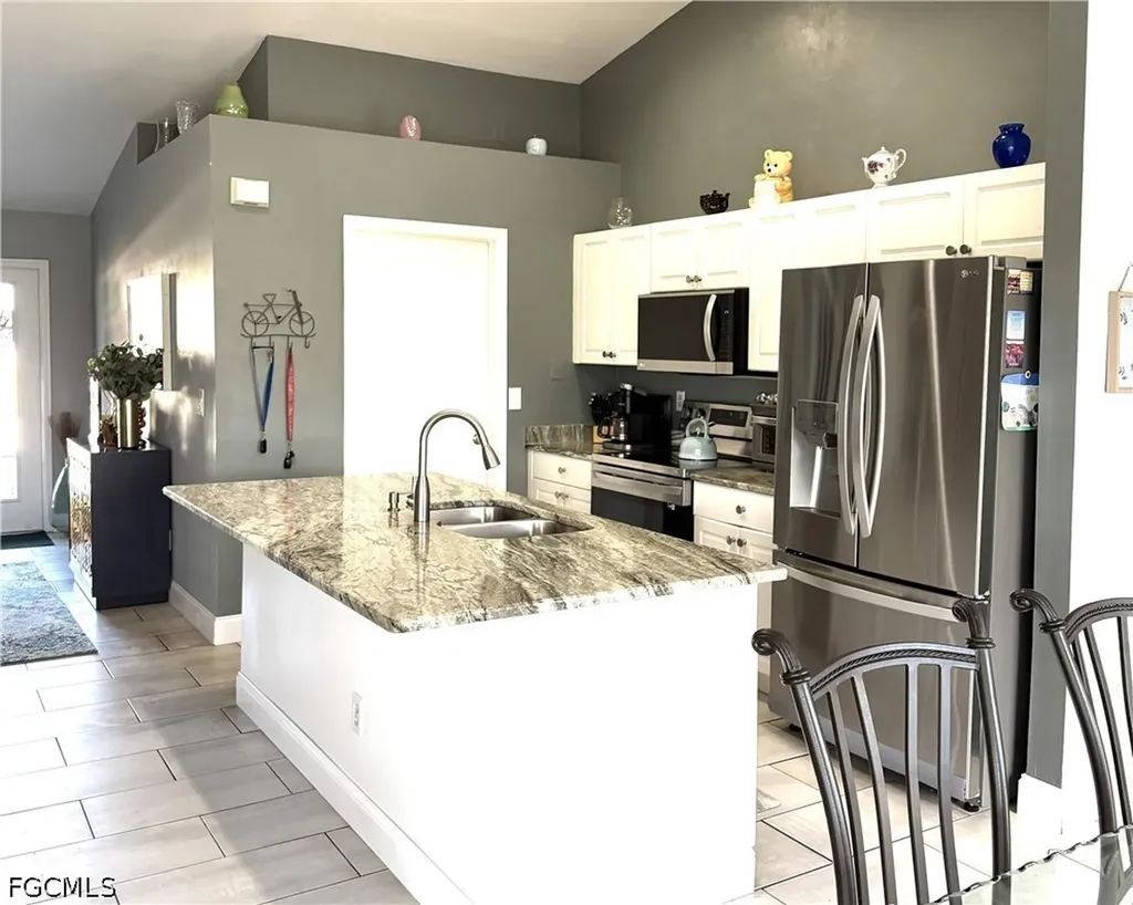 2834 NW 7th Street Cape Coral FL 33993
