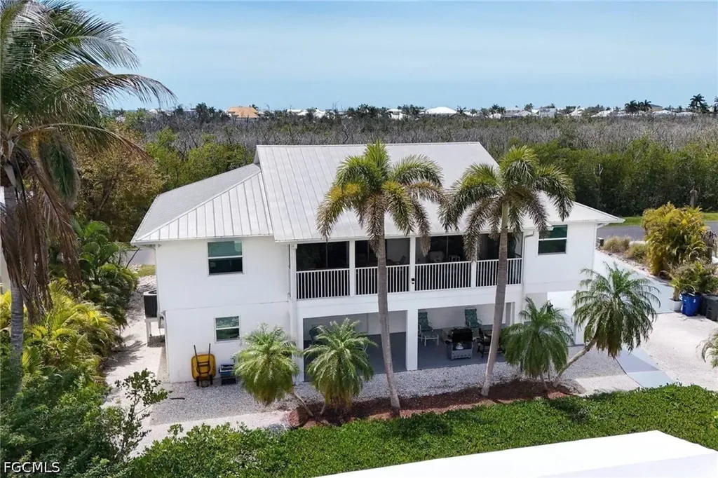 2932 Buttonwood Key Court St. James City FL 33956