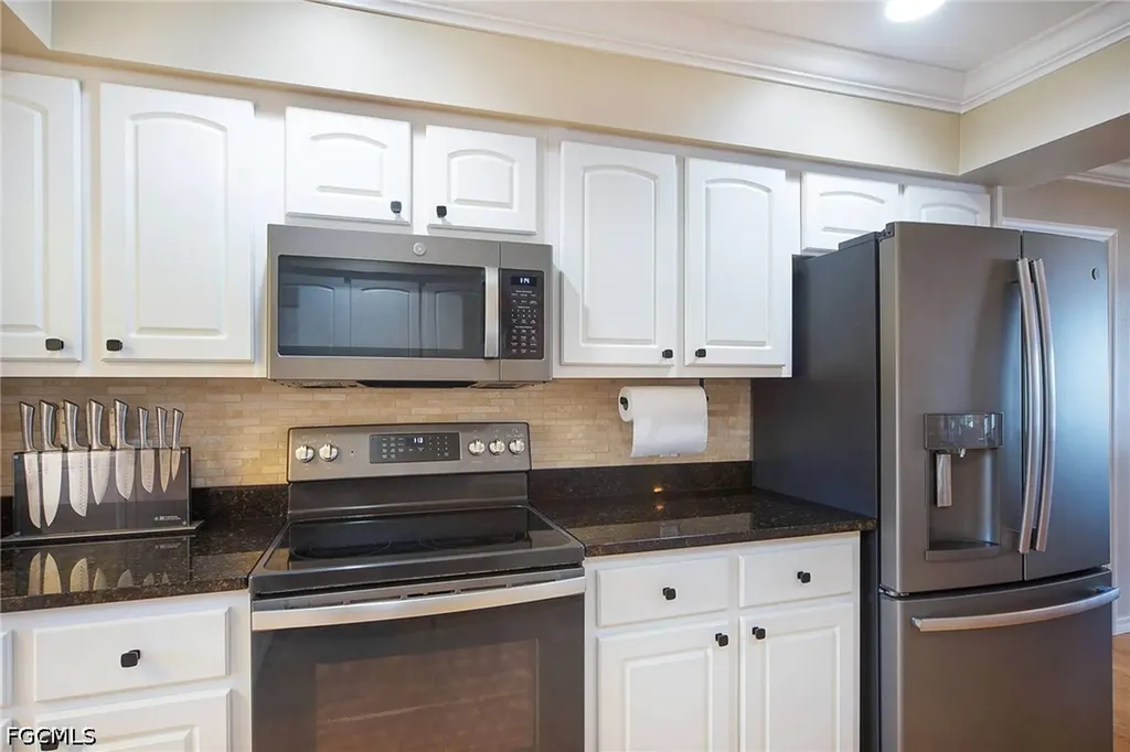 2932 Buttonwood Key Court St. James City FL 33956