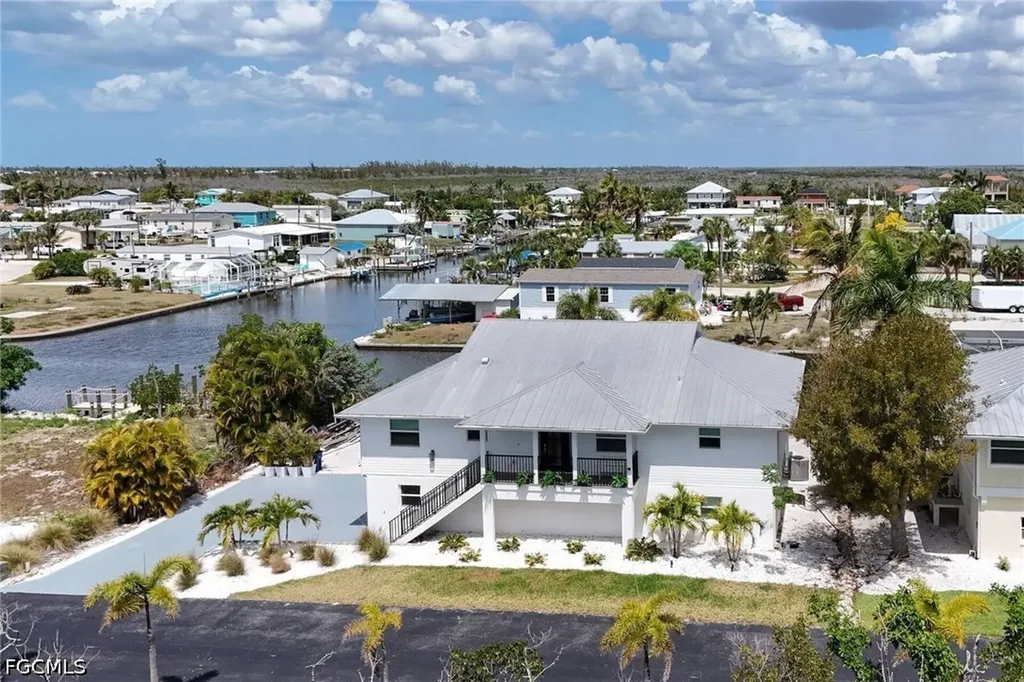 2932 Buttonwood Key Court St. James City FL 33956