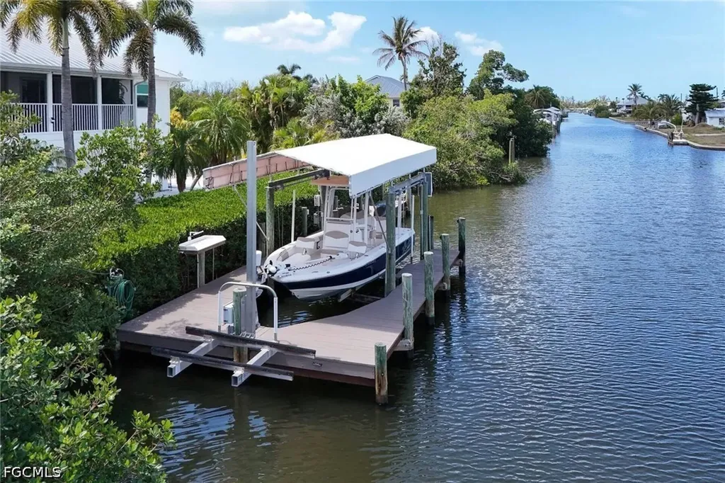 2932 Buttonwood Key Court St. James City FL 33956