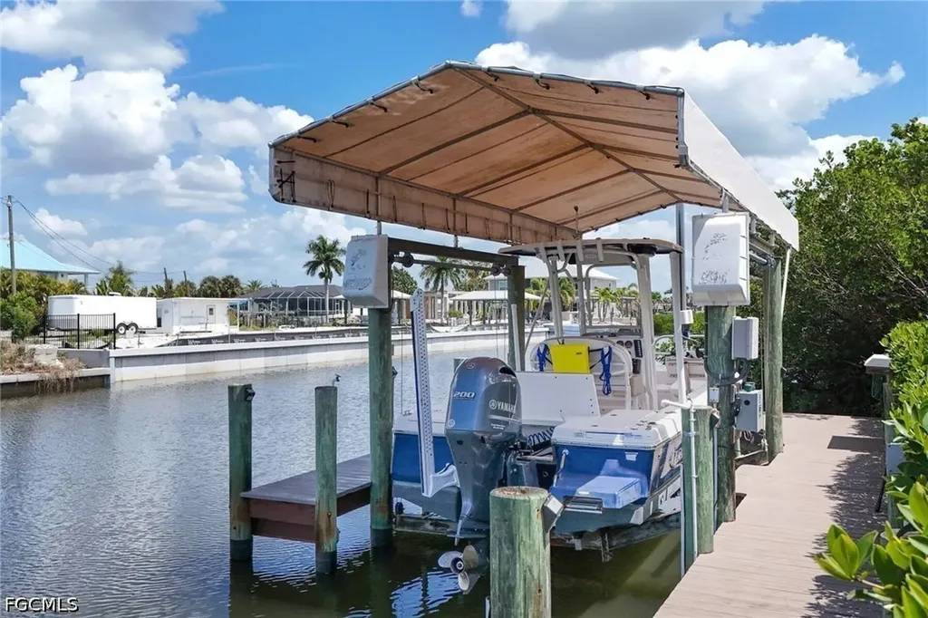 2932 Buttonwood Key Court St. James City FL 33956