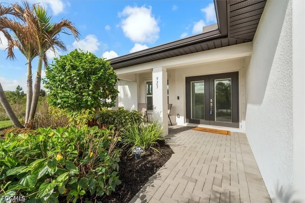 923 Alvin Avenue Lehigh Acres FL 33971