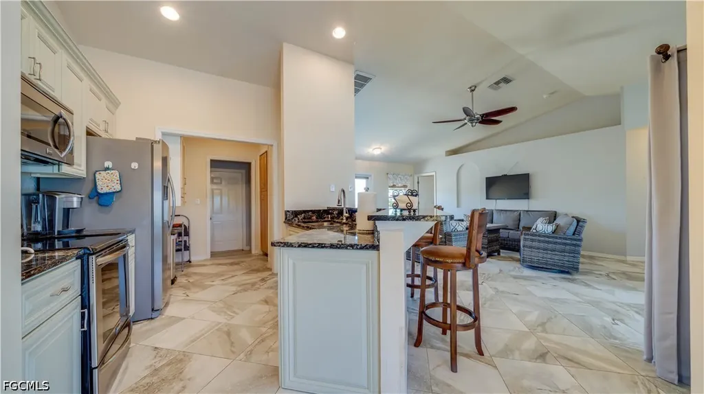 1105 SW 2nd Street Cape Coral FL 33991