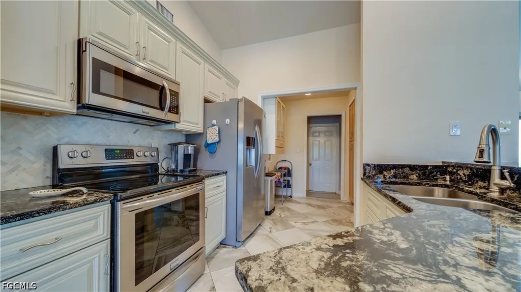 1105 SW 2nd Street Cape Coral FL 33991