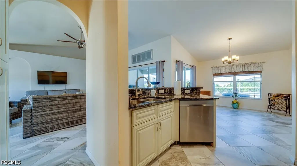 1105 SW 2nd Street Cape Coral FL 33991