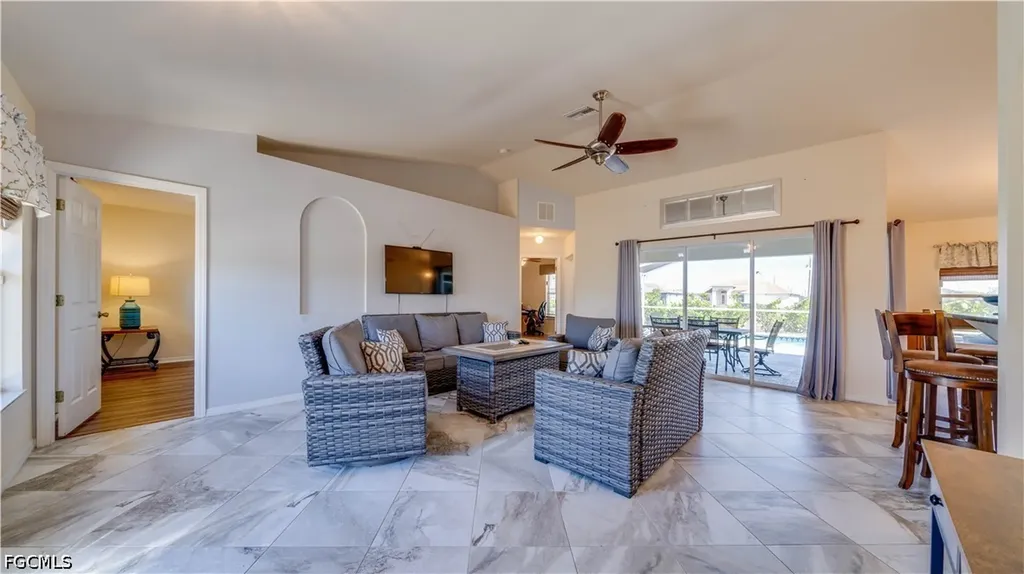 1105 SW 2nd Street Cape Coral FL 33991