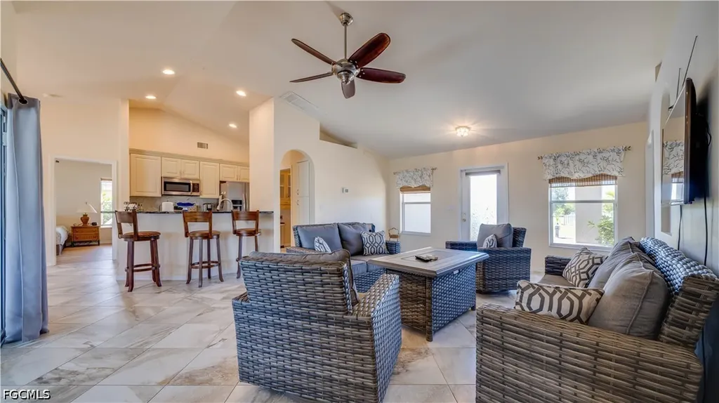 1105 SW 2nd Street Cape Coral FL 33991