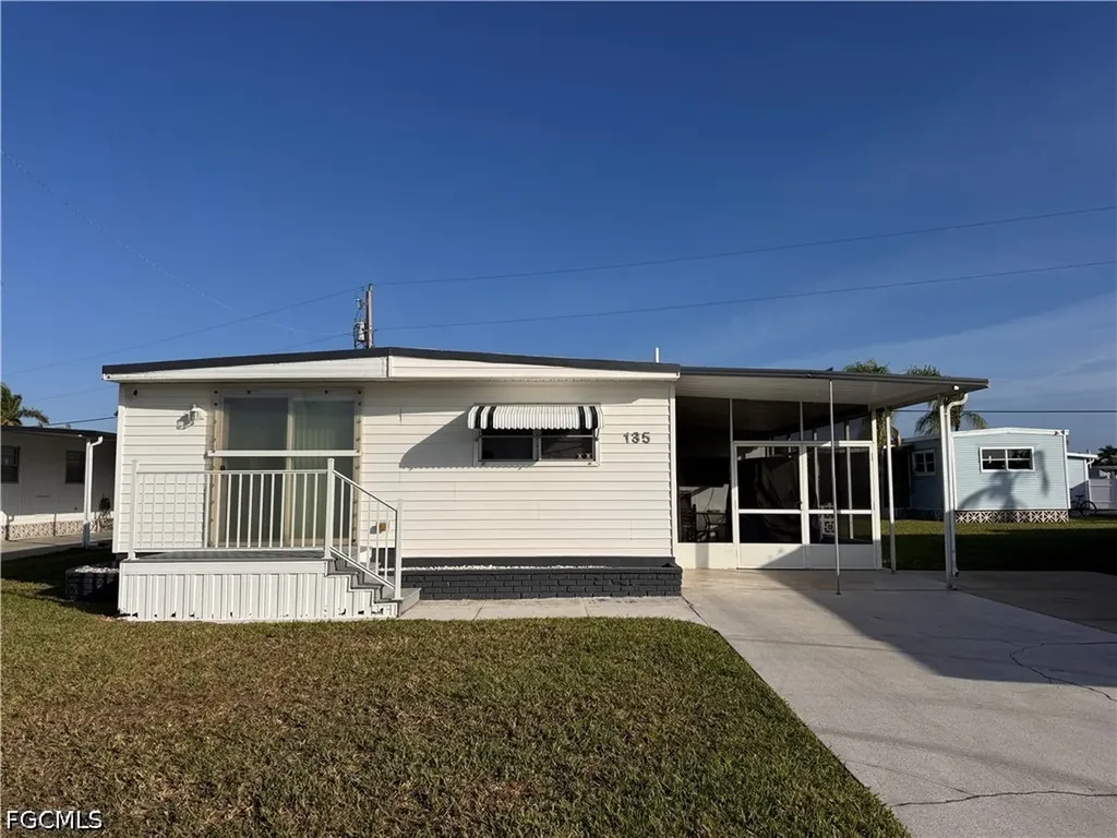 135 Orange Harbor Drive Fort Myers FL 33905
