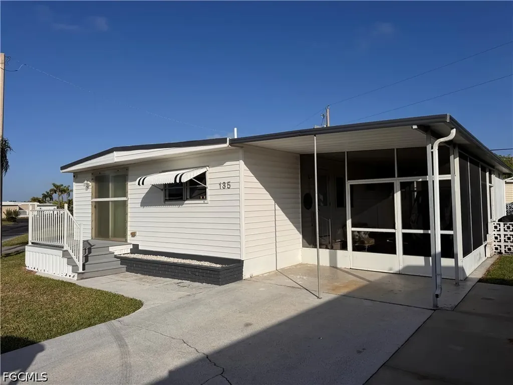135 Orange Harbor Drive Fort Myers FL 33905