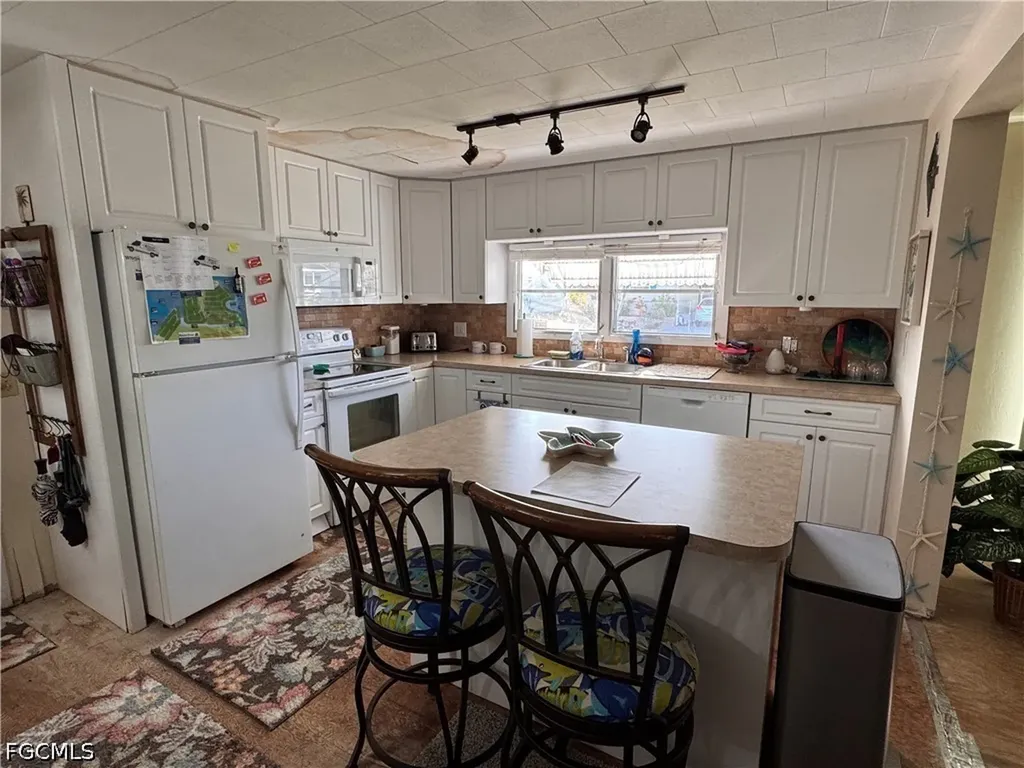 135 Orange Harbor Drive Fort Myers FL 33905