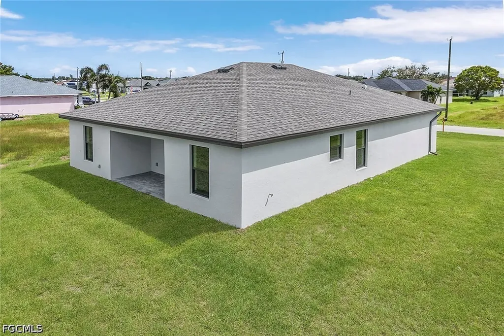 1006 NW 21st Terrace Cape Coral FL 33993