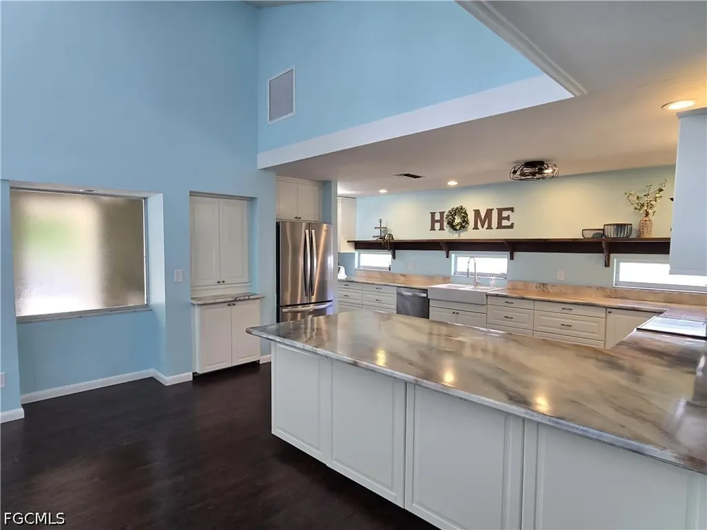 8512 Chatham Street Fort Myers FL 33907