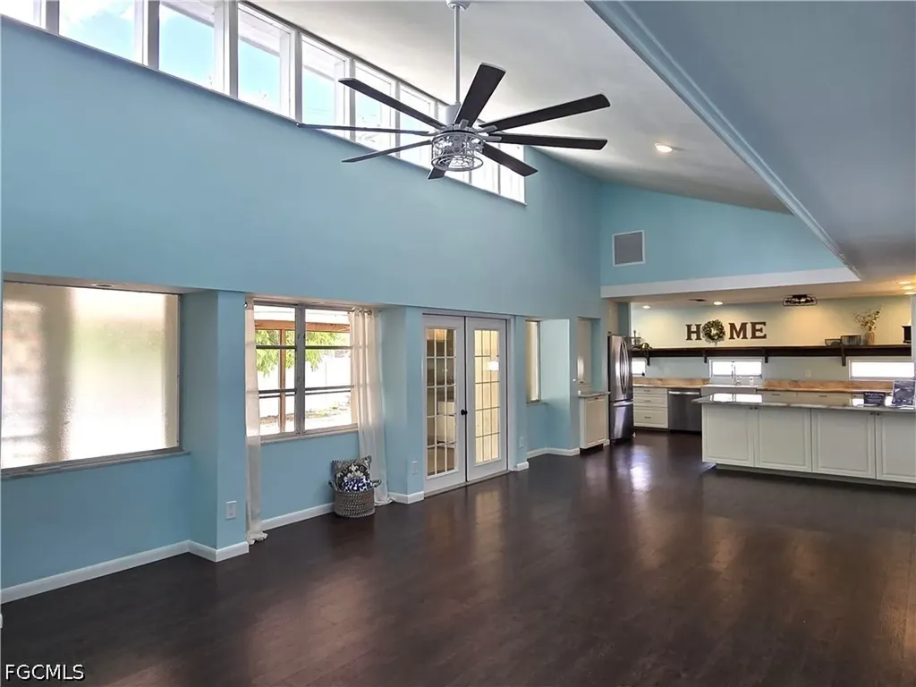8512 Chatham Street Fort Myers FL 33907